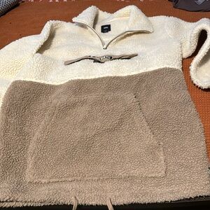 Vans small Sherpa 1/4 zip with two front pouches